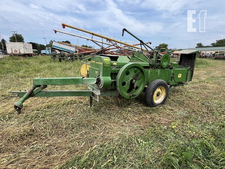 john-deere-24t-image-1