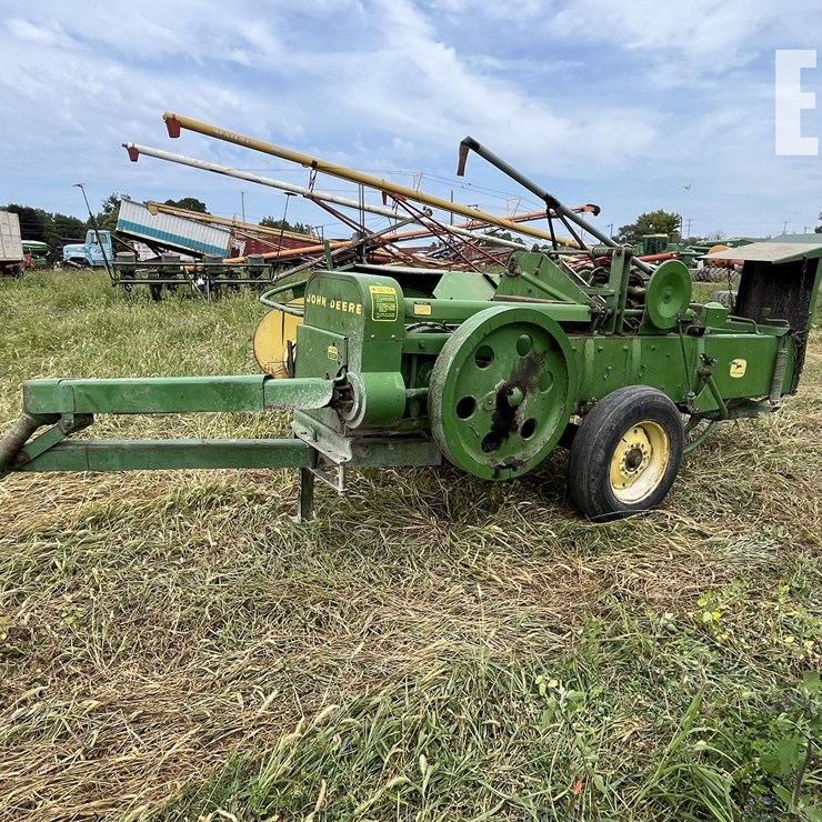 JOHN DEERE 24T