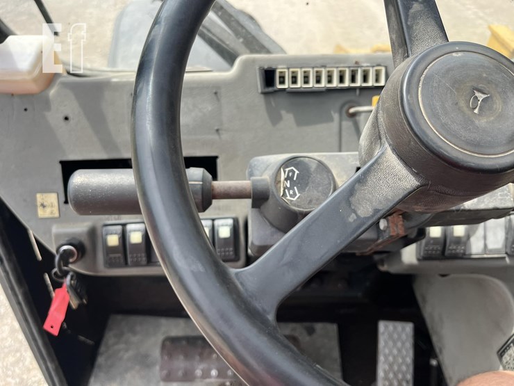 2002-caterpillar-th83-image-12