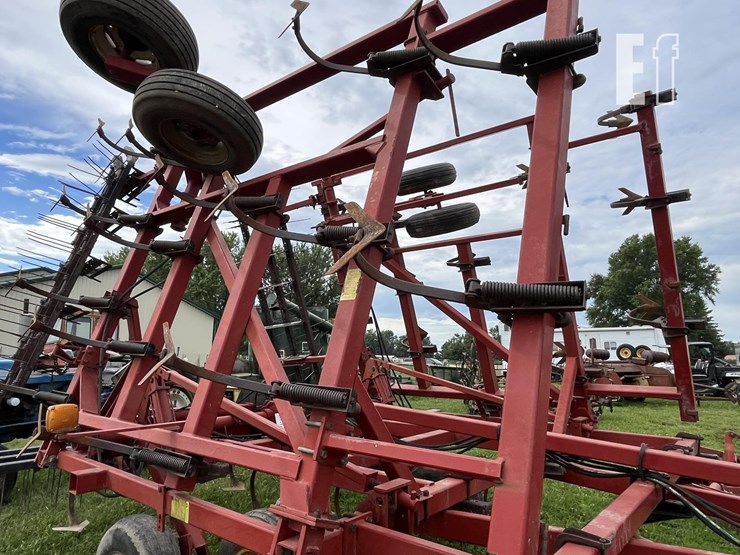 case-ih-4300-image-5