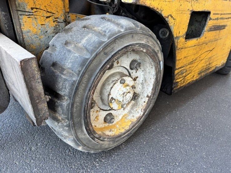 clark-c30b-forklift-image-13