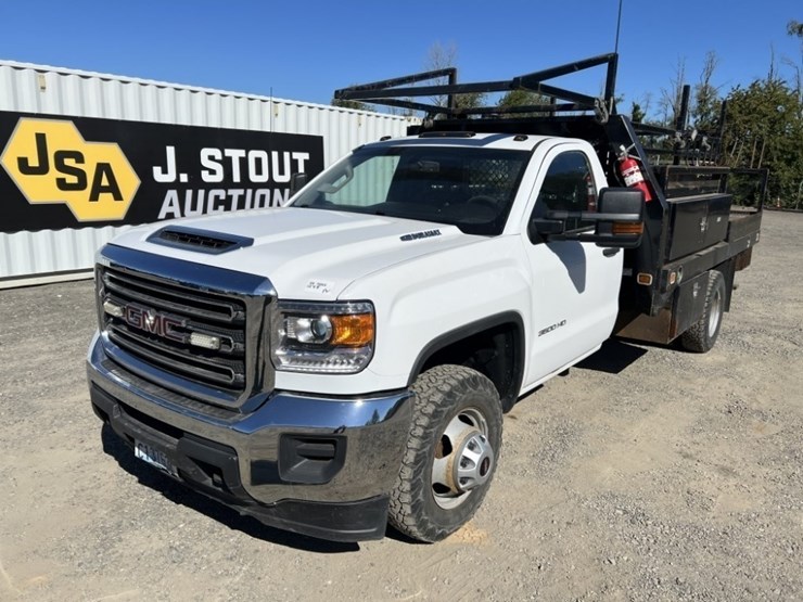 2017-gmc-sierra-3500-image-1