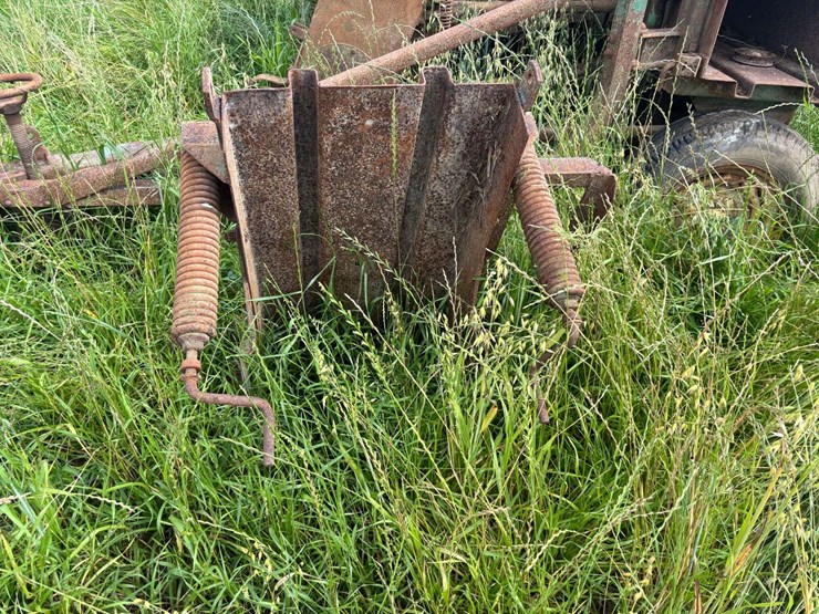 john-deere-side-chute-baler-image-17