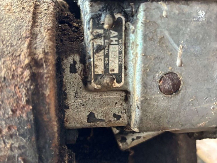 1-1/2-to-2-1/2-hp-international-harvester-la-engine-image-8