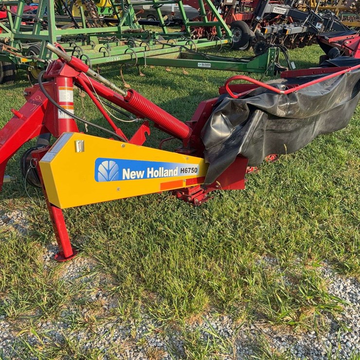 NEW HOLLAND H6750