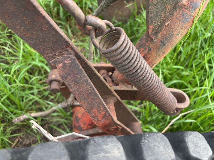 moline-5-bottom-14”-pull-type-plow-image-38