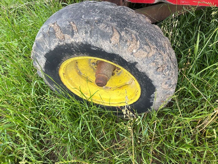 heider-gravity-box-and-john-deere-running-gear-image-41