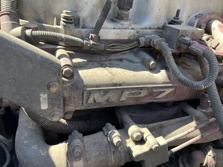 2011-mack-leu612-image-32