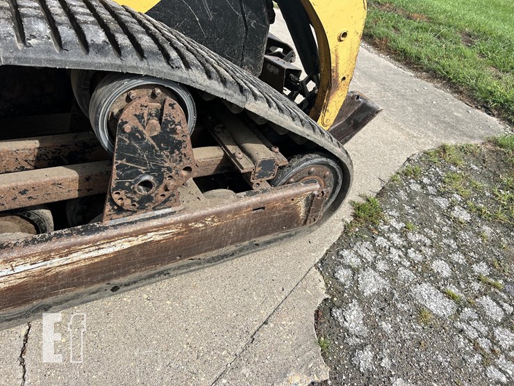 2004-caterpillar-277b-image-23
