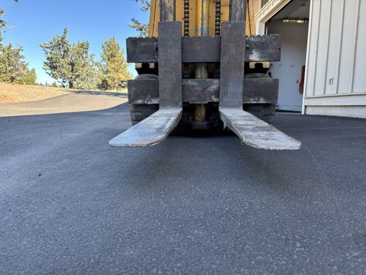 clark-c30b-forklift-image-10