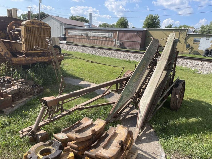 john-deere-corn-binder-image-1