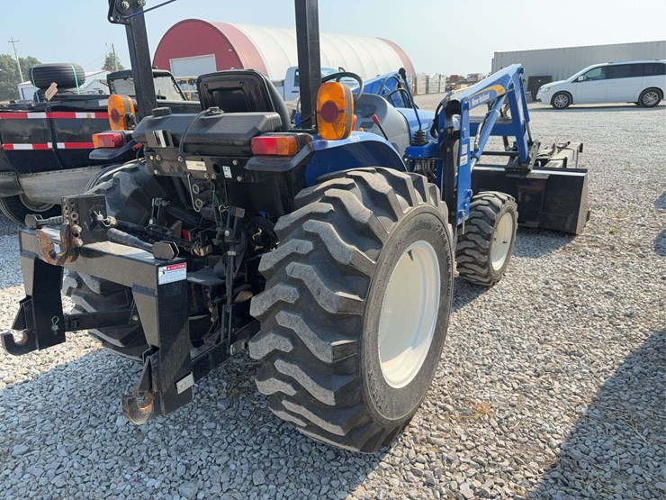 2014-new-holland-workmaster-40-image-14