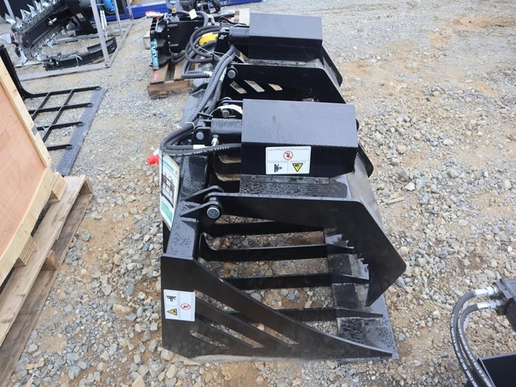 future-skid-steer-rock-grapple-bucket-image-3