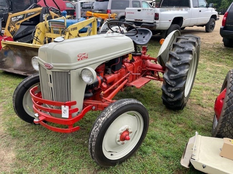 1951-ford-8n-image-3