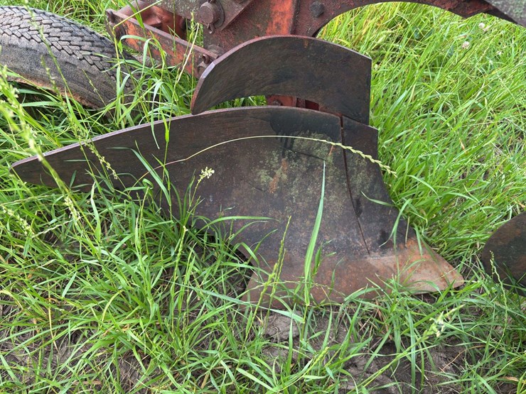 ji-case-5-bottom-14"-pull-type-plow-image-44