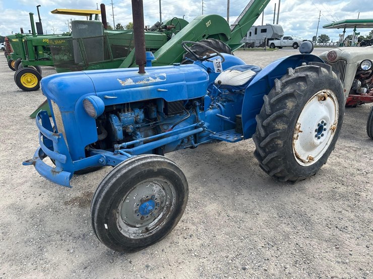 ford-3000-image-3