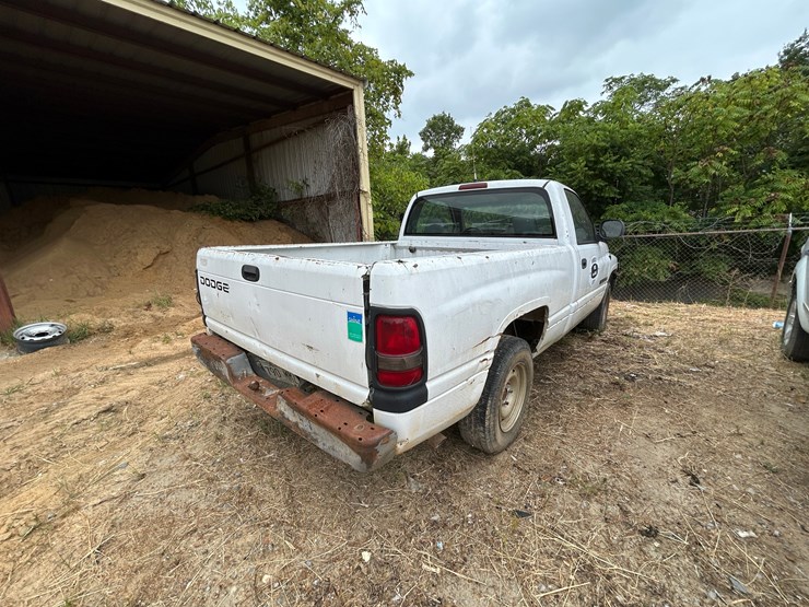 2001-dodge-ram-1500-image-3