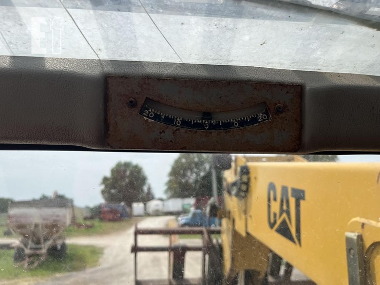 2002-caterpillar-th83-image-13
