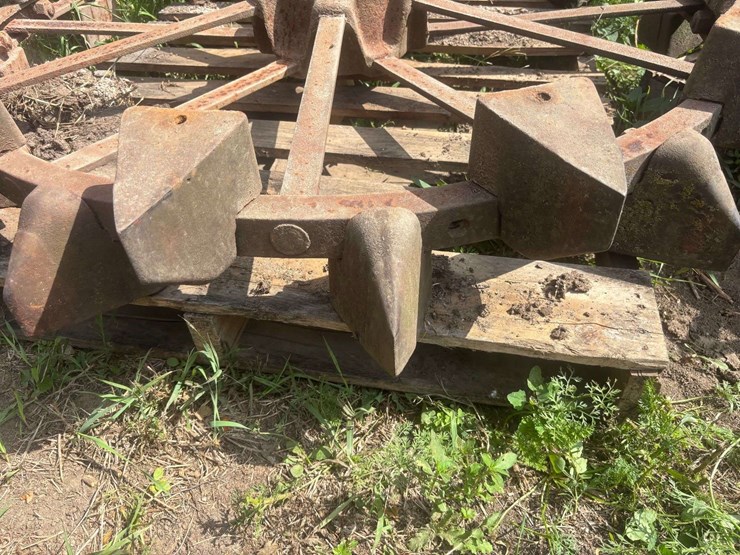 50"-john-deere-skeleton-wheel-image-7