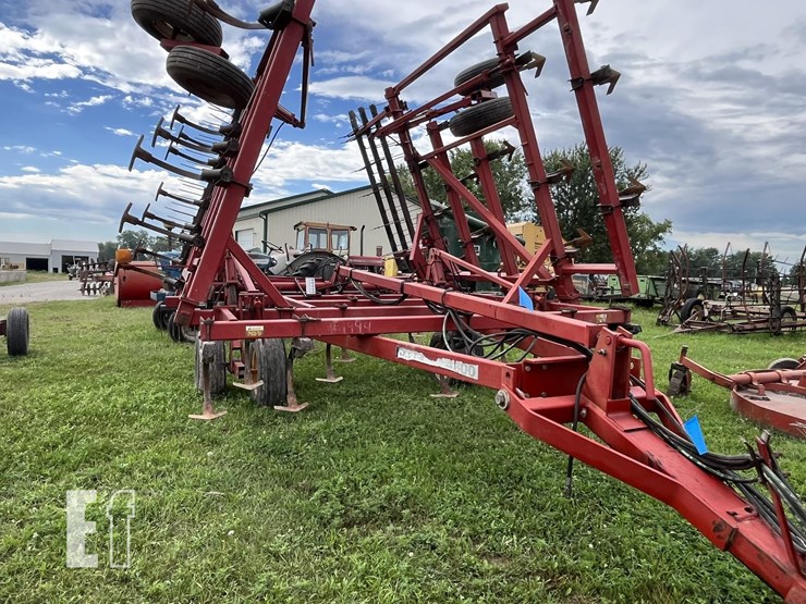 case-ih-4300-image-3