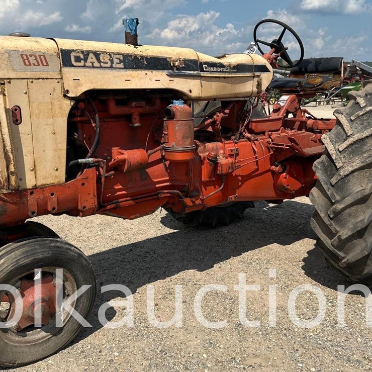 978 - CASE 830 (SN# 8160165)