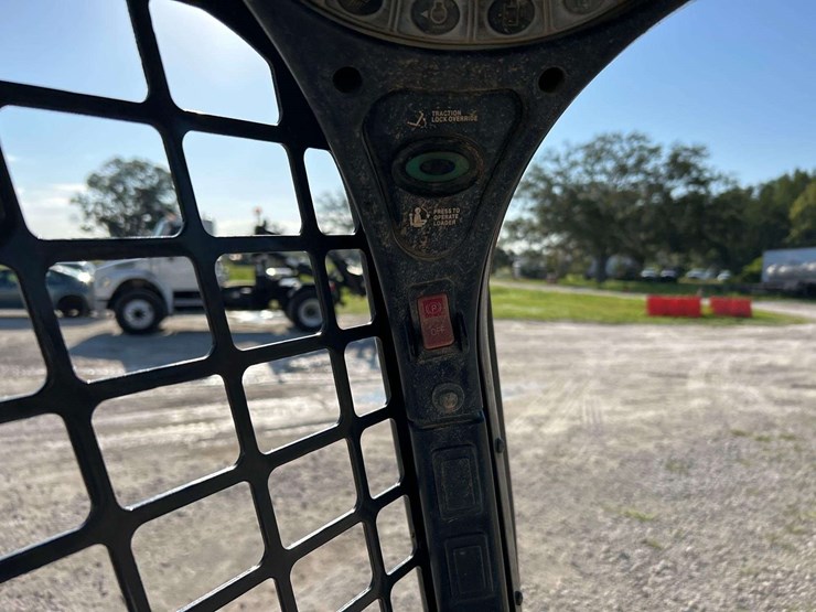 2019-bobcat-t590-image-10