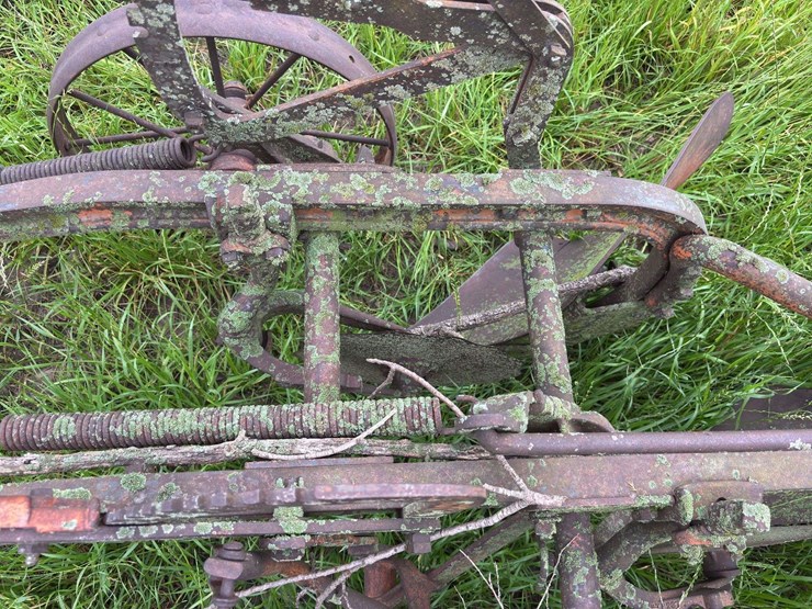 2-bottom-14”-pull-type-plow-image-30
