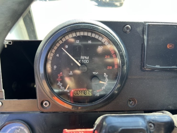 2015-mack-leu612-image-21