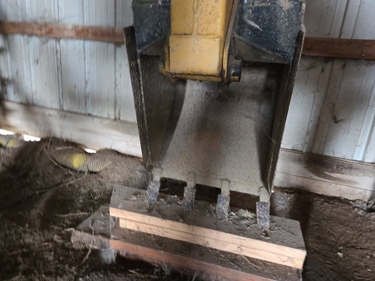 kelley-b70-3pt-backhoe-image-9