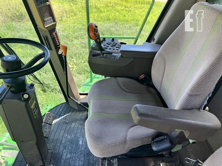 2005-john-deere-9560-sts-image-46
