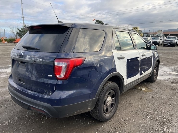 2017-ford-explorer-image-4