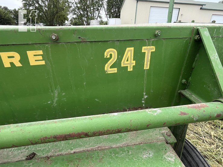 john-deere-24t-image-7