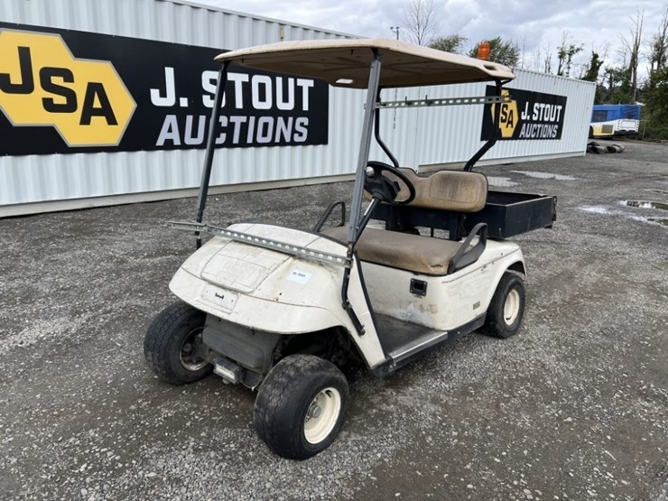 ez-go-textron-golf-cart-image-1
