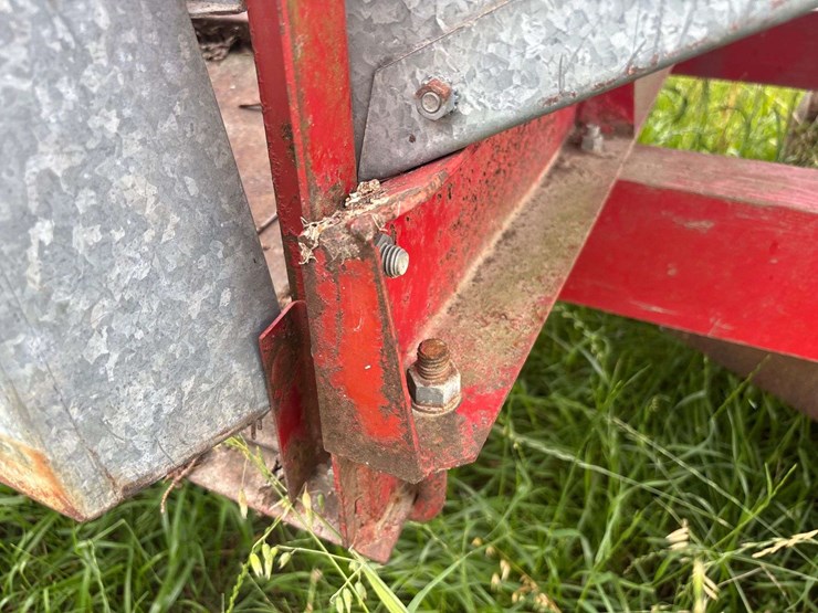 heider-gravity-box-and-john-deere-running-gear-image-21