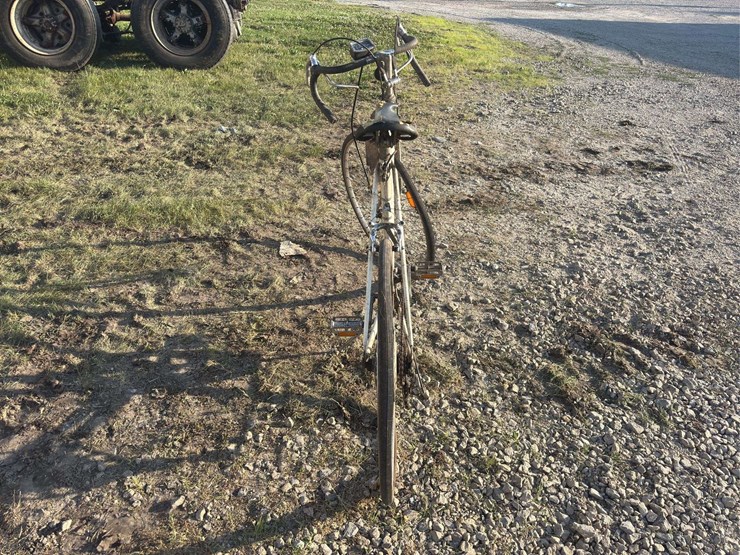 john-deere-bike-image-4