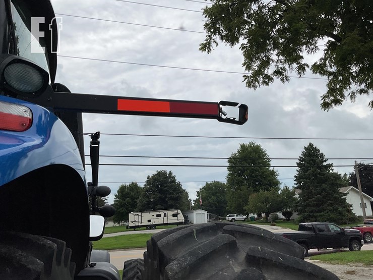 2013-new-holland-t8.330-image-37