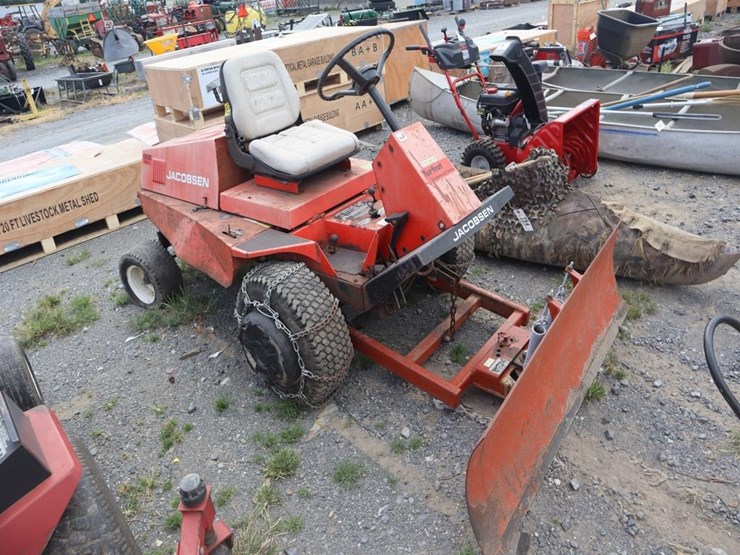 jacobson-riding-mower-image-1