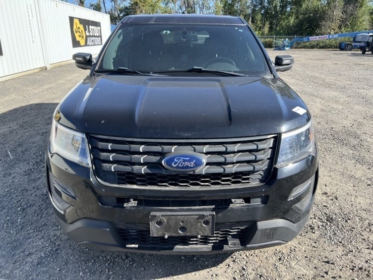 2018-ford-explorer-image-8