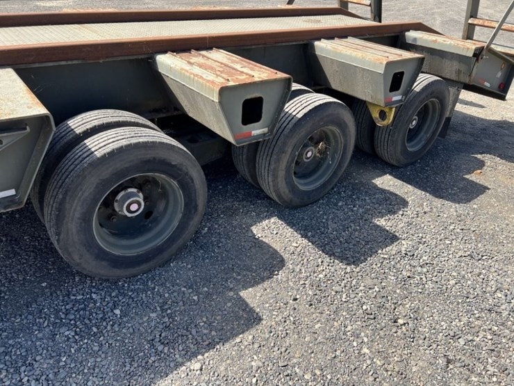 2001-kalyn-29'-tri-axle-goose-neck-trailer-image-13
