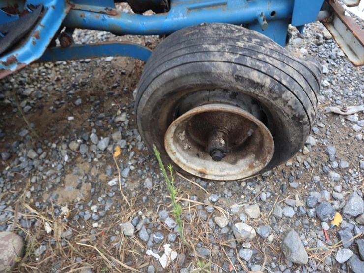 ford-lgt125-riding-mower-image-9