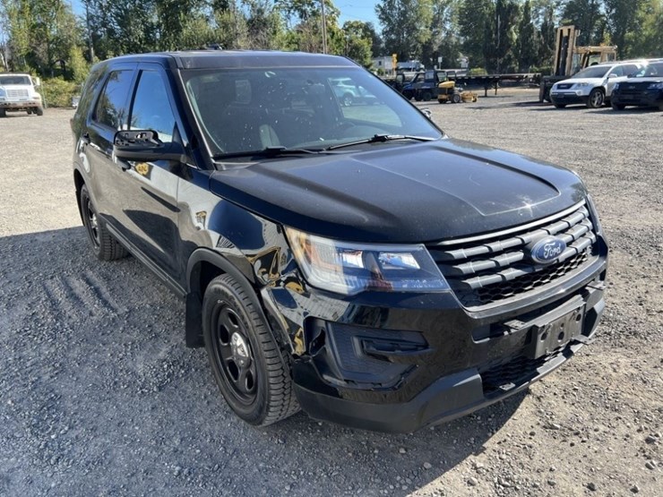 2018-ford-explorer-image-2
