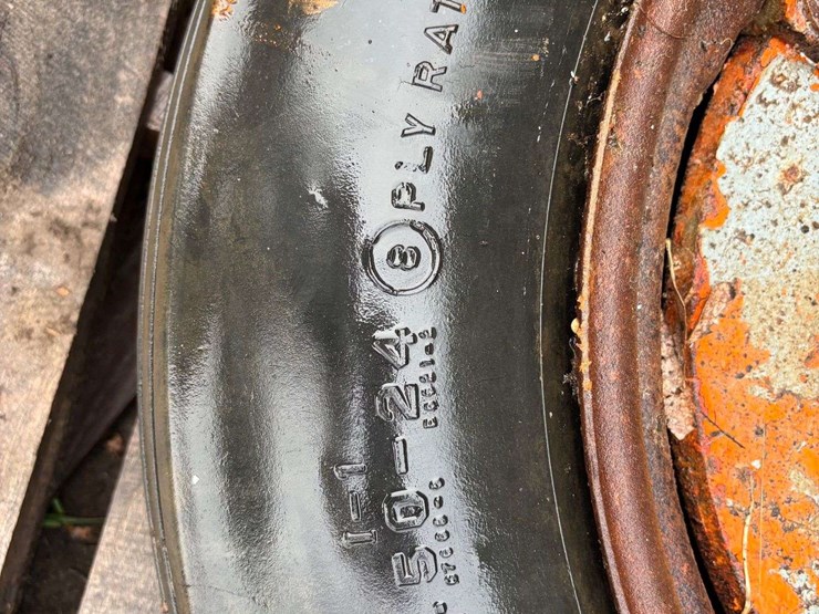 (2)-ji-case-wheels-and-(1)-7.50-24-tire-image-12