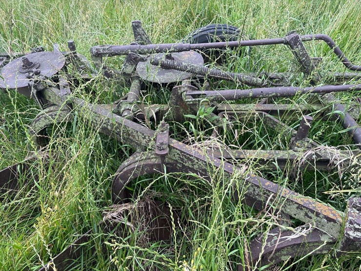5-bottom-14”-pull-type-plow-image-28