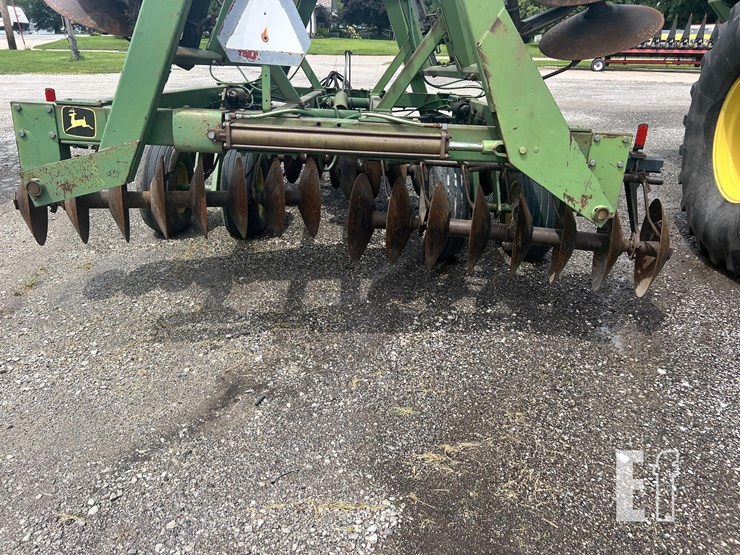 john-deere-230-image-14