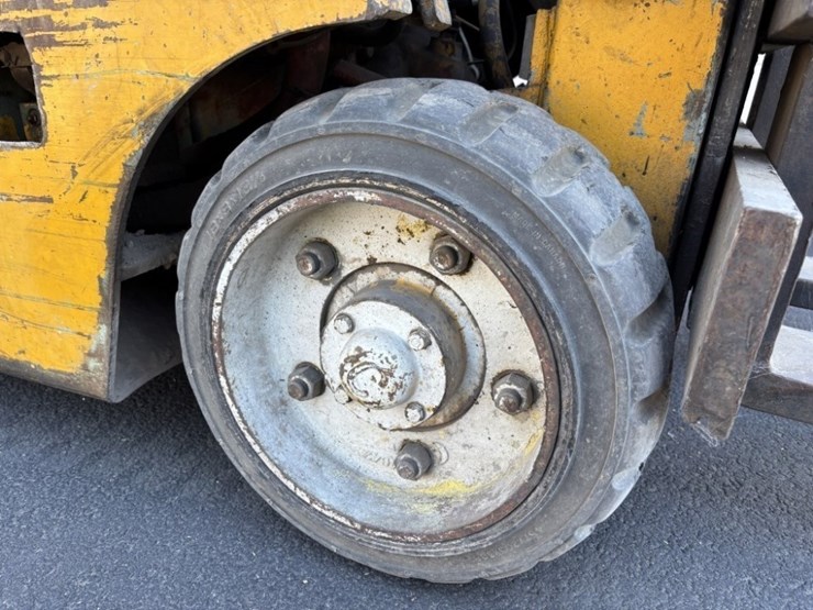 clark-c30b-forklift-image-16