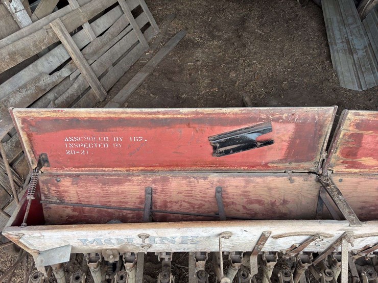 moline-8’-grain-drill-image-41