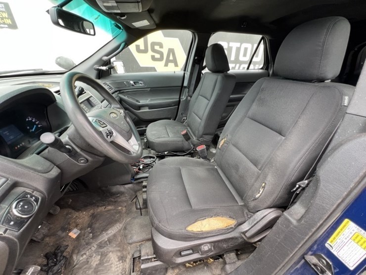 2015-ford-explorer-image-25