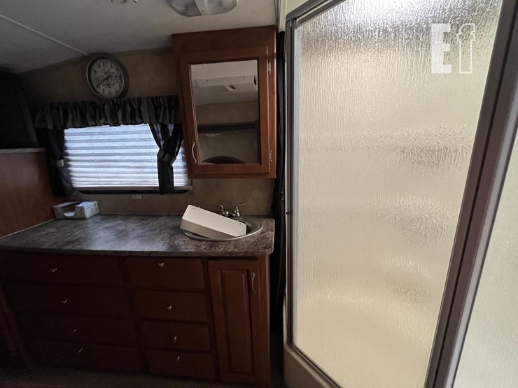 2008-keystone-rv-co-raptor-3712ts-image-38