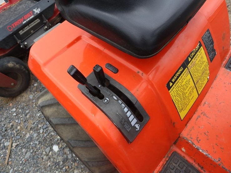 kubota-lawn-tractor-image-16