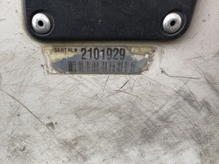 ez-go-textron-golf-cart-image-9